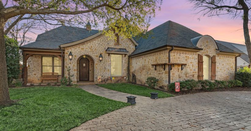 Home for Sale in Bridgeport, TX 